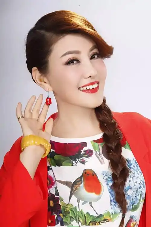 下马酒之歌(乌兰图雅演唱歌曲)_尚可名片