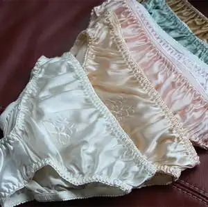 加厚真丝素皱缎舒适中低腰内衣内裤 桑蚕丝女士精美刺绣三角内裤