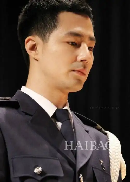 韩国公认最帅男明星剃寸头入伍,现实版"城市猎人"既视感