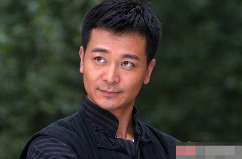 演过陈真的男艺人,图1经典,图2能打,他最精彩却一直大火不了