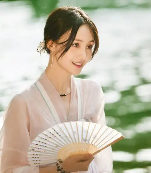 郑爽颐和园古装造型曝光粉色仙女蓝色优雅果断被圈粉了