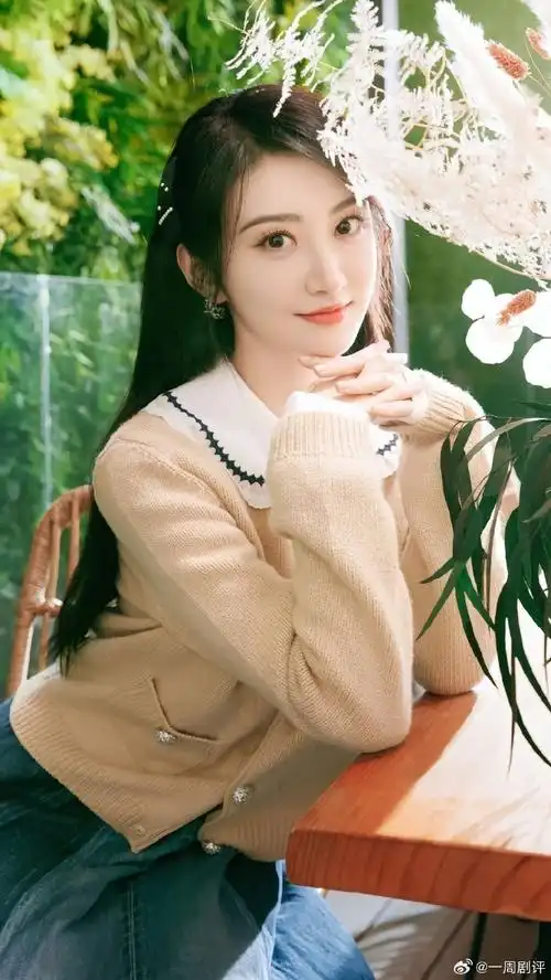 景甜明媚温柔型的美