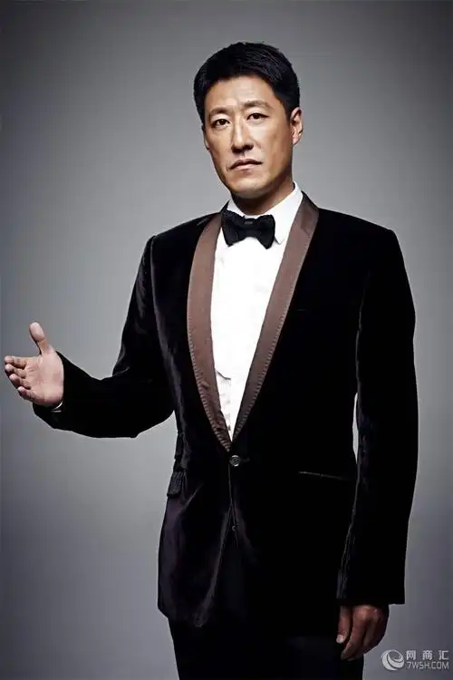 于震,1975年5月10日出生于北京,毕业于中央戏剧学院,中国内地男演员