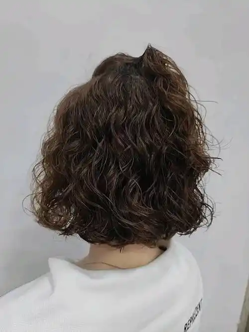 最火女士短发14款,烫卷剪短美美哒,看着很心动_时尚_发型_造型