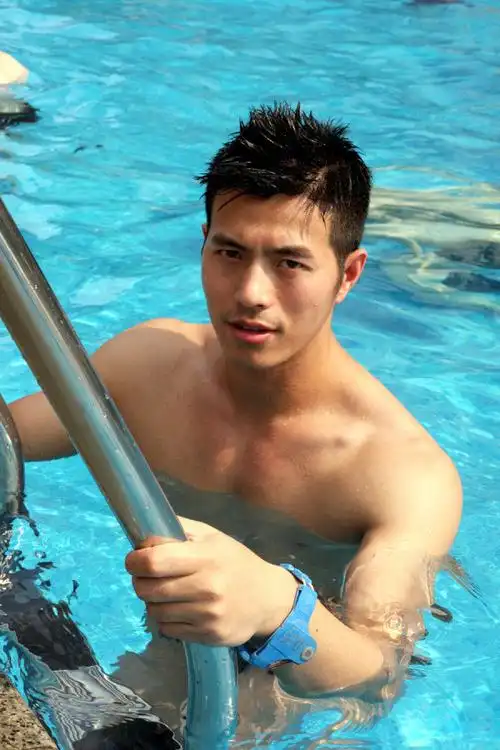 男模李小兵一系列写真 - 只想你知道 - 只想你知道的博客