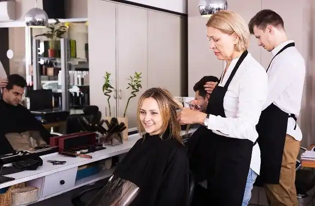 理发店遇到找茬顾客怎么办?