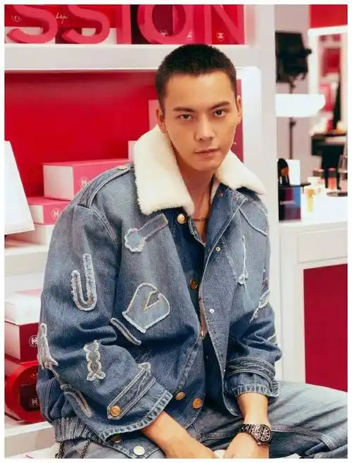 原创春天剪什么发型陈伟霆这4款经典短发值得一试造型阳光帅气