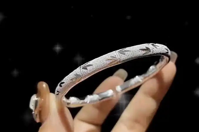 粉黛不须浓樱花绕腕间纯银时尚雪花银手镯