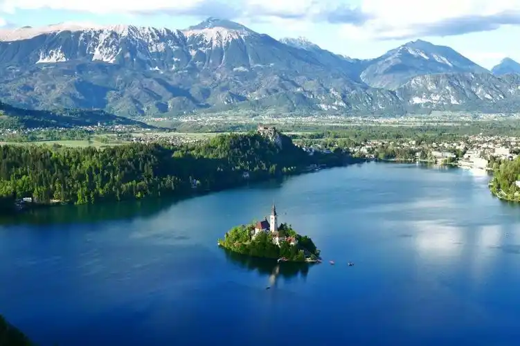 布莱德湖绝美风景