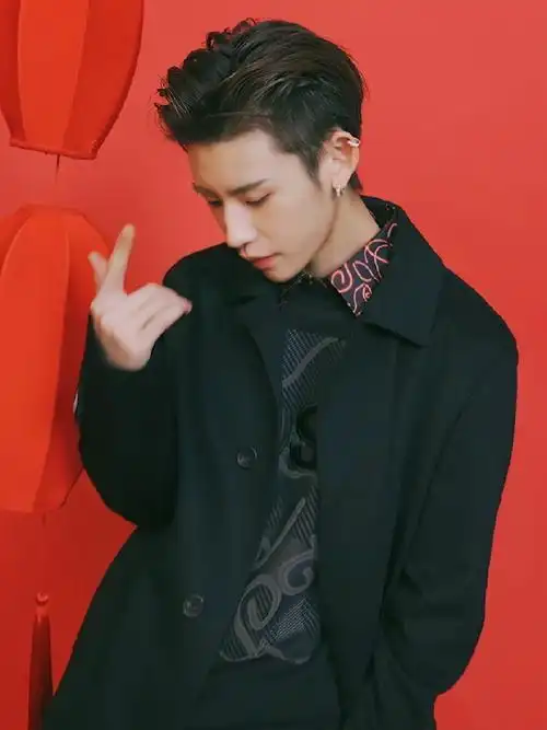 小鬼王琳凯超话#小鬼special live show#97新的一年就是要红红火火