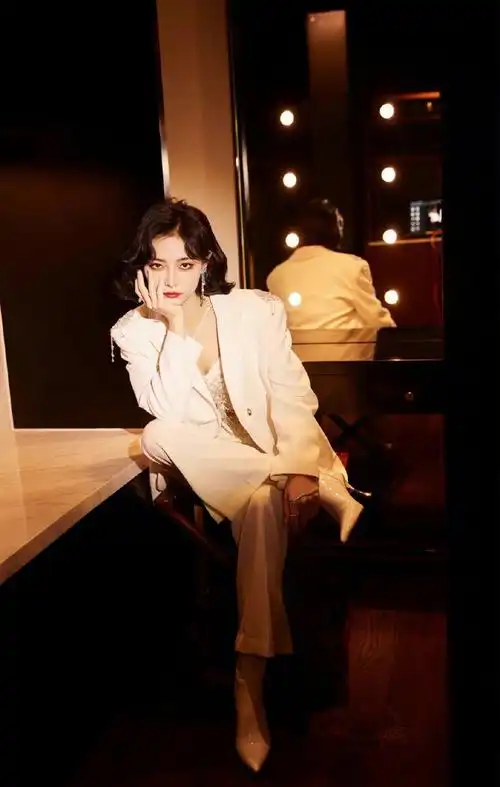 女明星西装大赏来啦果然女孩子帅起来也是又飒又独特