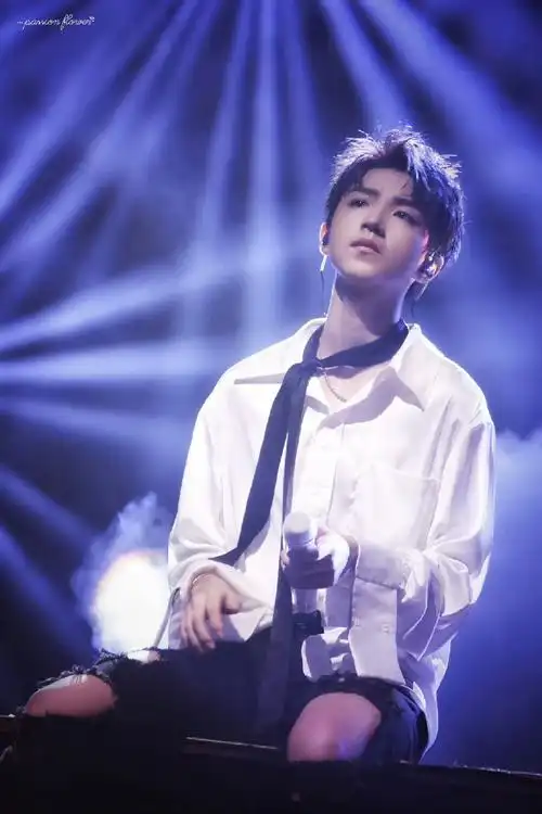 王俊凯马嘉祺相似造型#论到王俊凯每次舞台造型都能惊艳众人各种造型