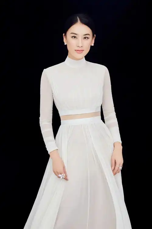 黄圣依的隐忍人生,和她背后深爱的一个重要男人