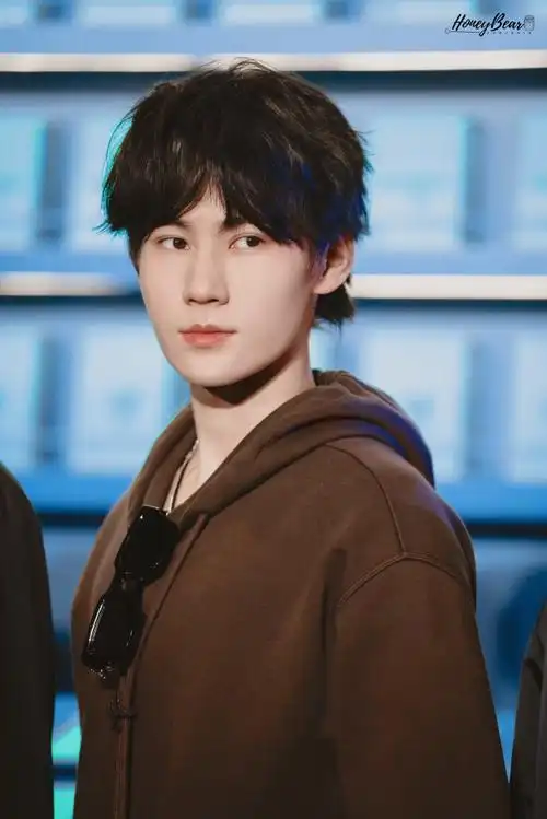 眼睛～(我也只能看他眼睛了)@时代少年团-张真源爱在终局之前-张真源