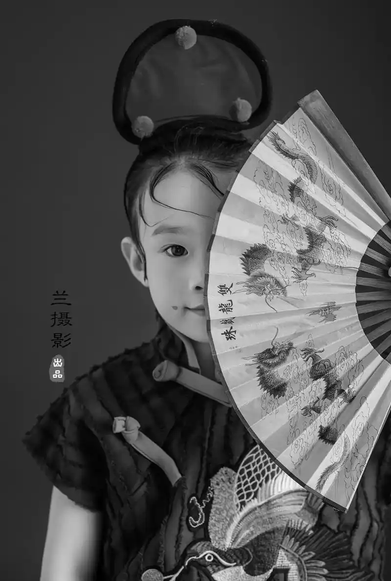 刷爆朋友圈的国潮冠#儿童摄影新年的时 - 抖音