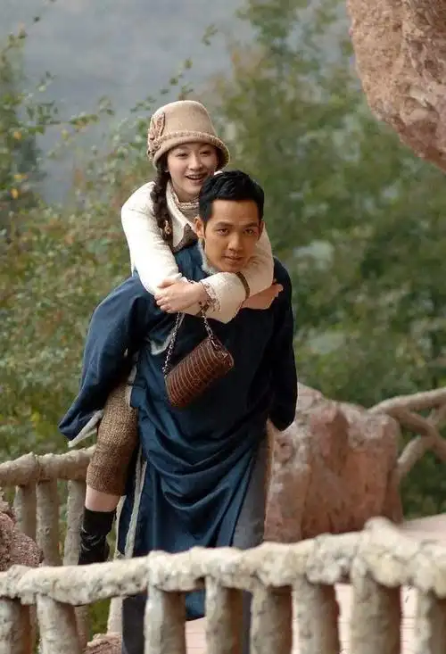 钟汉良李小冉时隔十年再合作网友质疑年龄大不适合出演