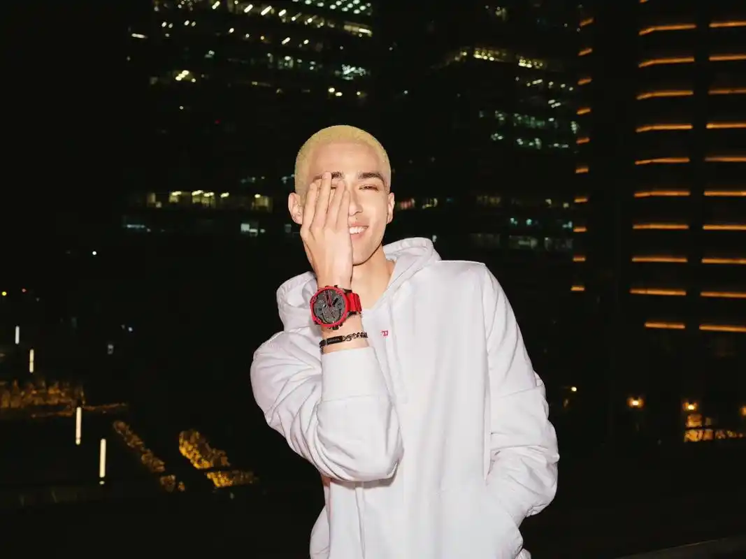 diesel6015.diesel欣然宣布歌手into1米卡担任 - 抖音