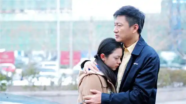 18 15:49:04 新浪娱乐 摘要:剧中,韩青对儿子采取"棍棒"教育,坚持严字