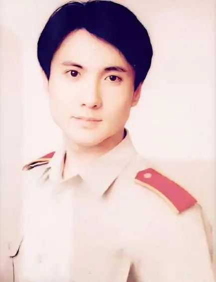 沈腾年轻时的样子真的像杨洋吗