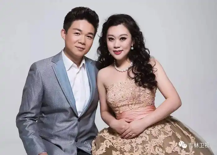 那么在这场夫妻专场音乐会上两人又有哪些精彩的表现呢,就请大家跟随