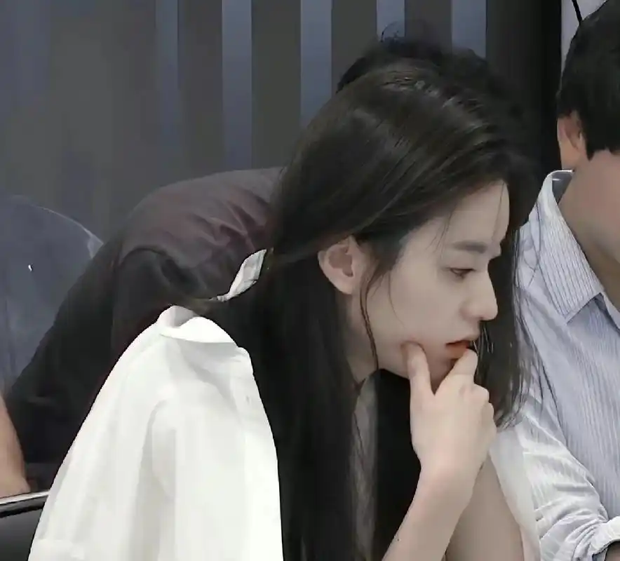 韩孝周头像 极品骨相.#韩孝周 #清冷感 - 抖音