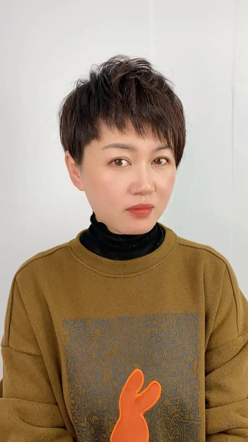 中老年女性发型适合什么发型?我推荐短发,14款任你挑选