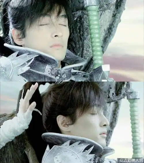 这是胡歌在《仙剑奇侠传三》中飞蓬的剧照,老胡的睡颜,是不是让你舔屏