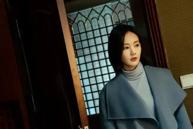 李一桐短发孟钰剧照##李一桐孟钰短发剧照