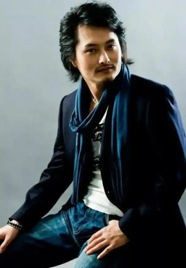 蒙古族歌手云飞个人资料