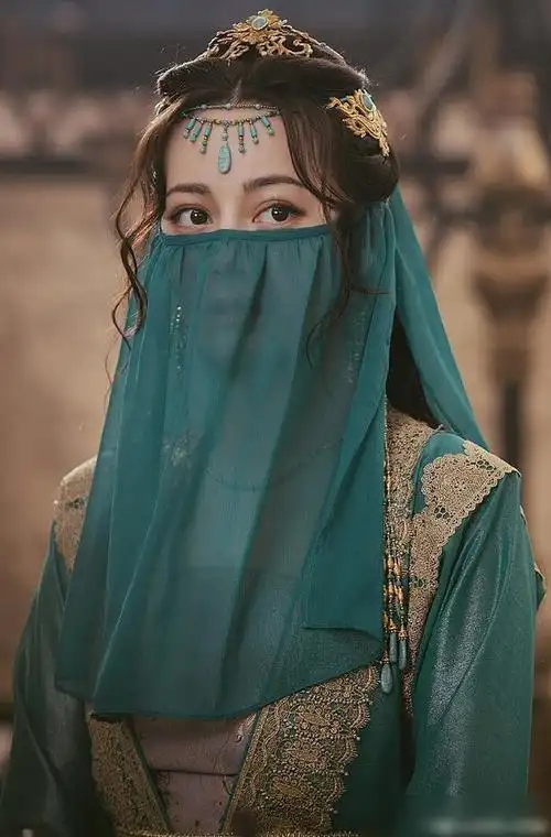 长歌行迪丽热巴服饰合集男装居多两根龙须造型显脸长