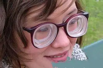 超高度近视临床表现