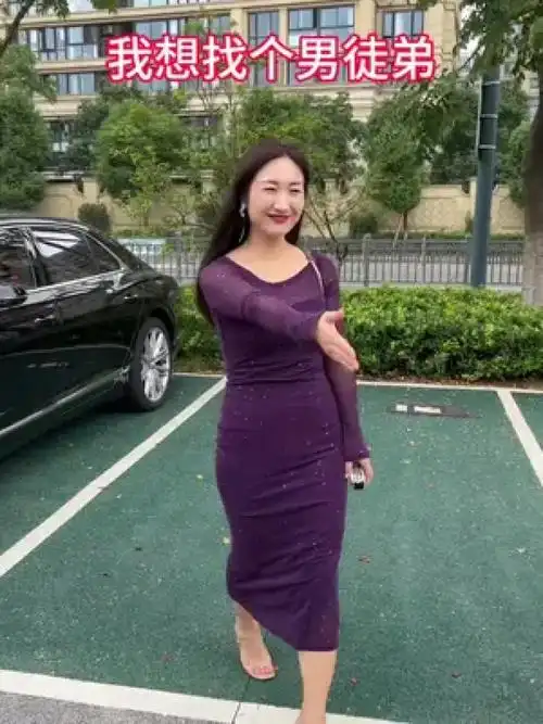 我叫王轩,河南商丘人,在宁波余姚做十几年卤味,自己是师傅也是老板,店