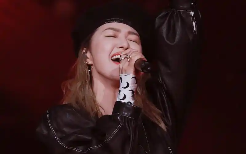 谭维维1220四川卫视跨年墨梅focus