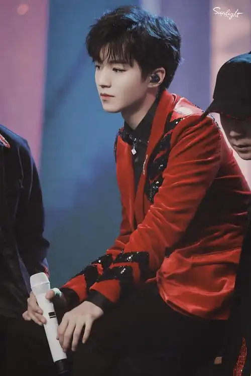 1.21 东方春晚录制 cr.sunlight王俊凯日光站