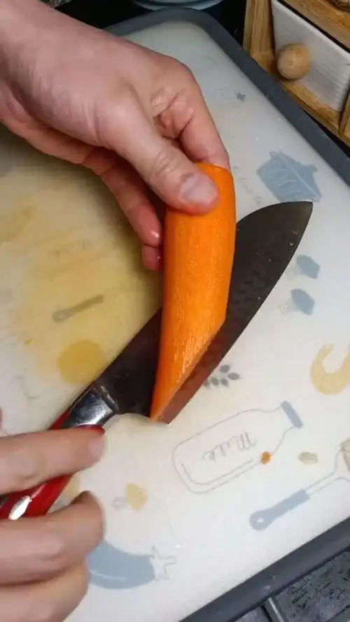 简单易学的胡萝卜爱心切法.