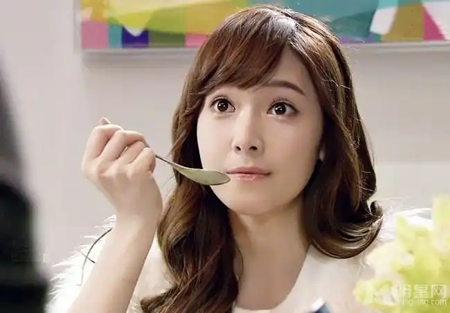 清纯可人的jessica郑秀妍剧照