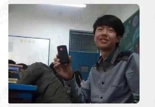 有人爆出王一博中学丑照,网友:"王一博中学在韩国!