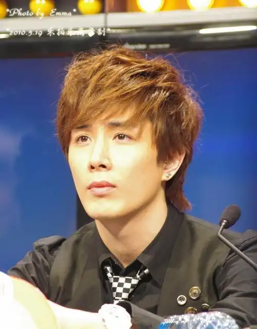 乐拍乐高李承铉的发型是什么? 价格多少 不染 高分求知