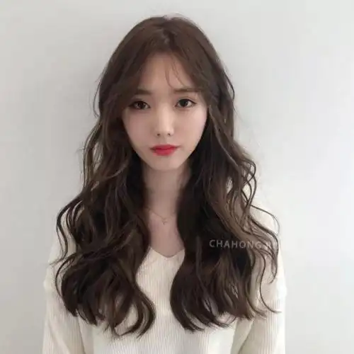 2020年长发这样烫更好看,想要换发型的女生快来看看吧