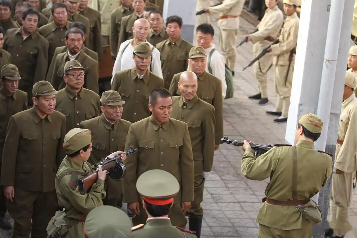 由总制片人郭培林,导演龚艺群执导的电视剧《战犯》今晚吉林卫视19:33