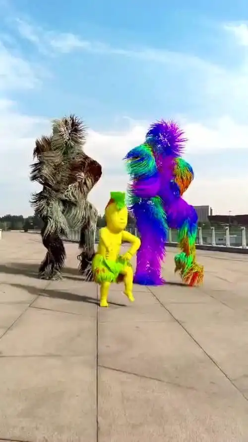 绿毛野人来跳舞了,不收你门票钱,捧个人场就行!