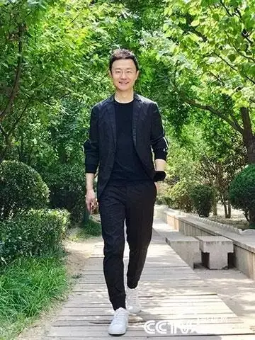 走近"国脸"刚强:用17年登上新闻联播主播台