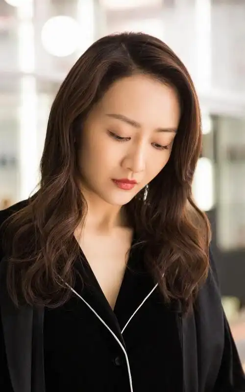 另外,没听说过王鸥是王凯老婆这种话(只知道他们合作过拍戏,是普通