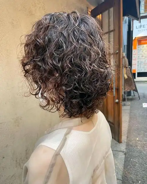 第一种短发满头烫