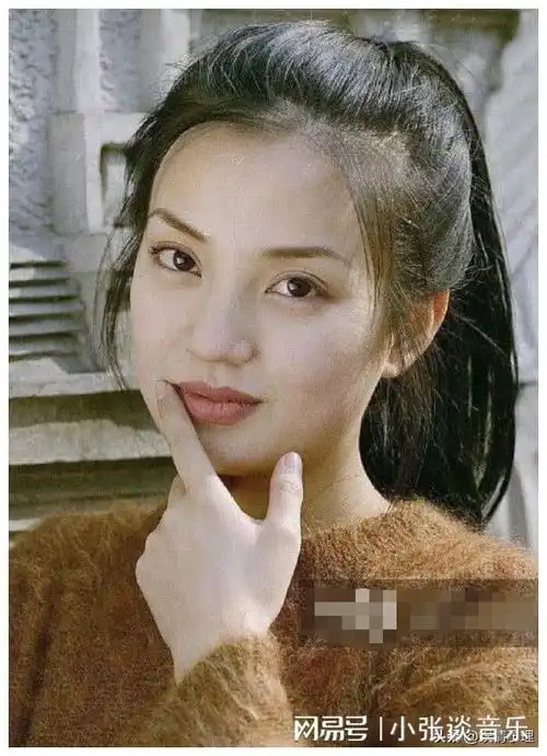 王励勤十分喜欢赵薇,但无奈父母强烈反对他们在一起.