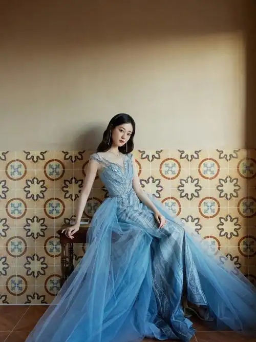 祝绪丹70新浪时尚风格大赏出发照