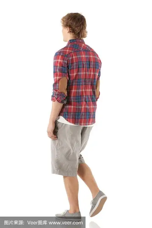 一个人走路的侧面