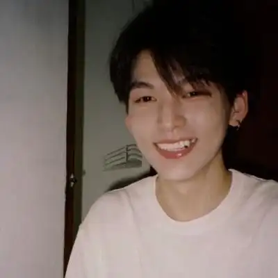 高质量ins韩系温柔男头高清图集 气质出众帅哥暖男头像图片_男生头像