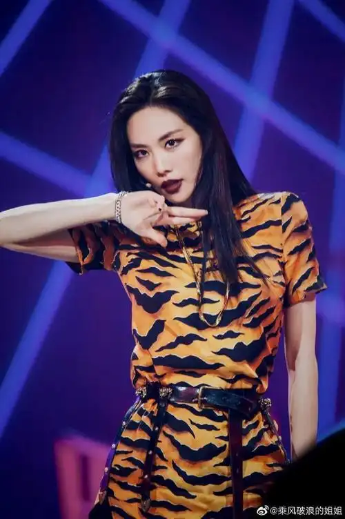 裴秀智快乐大本营哪一期?,李敏镐跟秀智恋爱了!到底谁是白菜谁是猪?