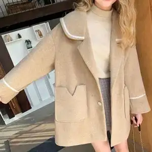 金色短发女生平日搭配